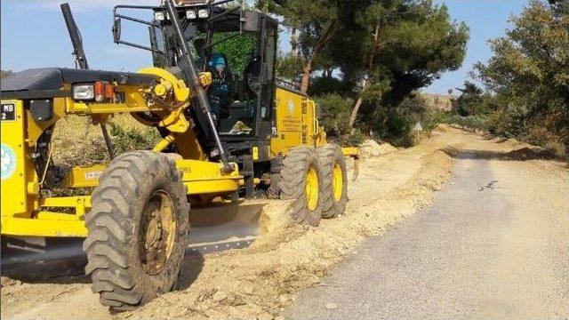 Kırkağa&ccedil;&rsquo;ta 32 Kilometrelik Yol Yenilendi 1