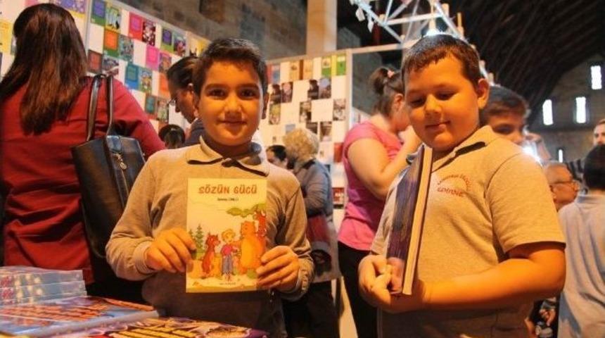 Minik Kitapseverler, Kitap Fuarında