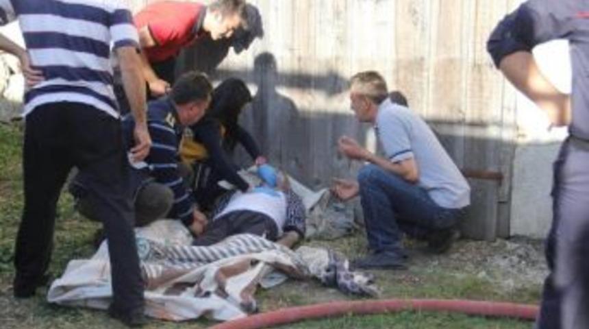 Yangında Dumandan Zehirlenen Yaşlı Adam Hayatını Kaybetti