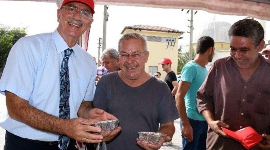 İncirliova Belediyesi 3 Bin Kişiye Aşure İkram Etti