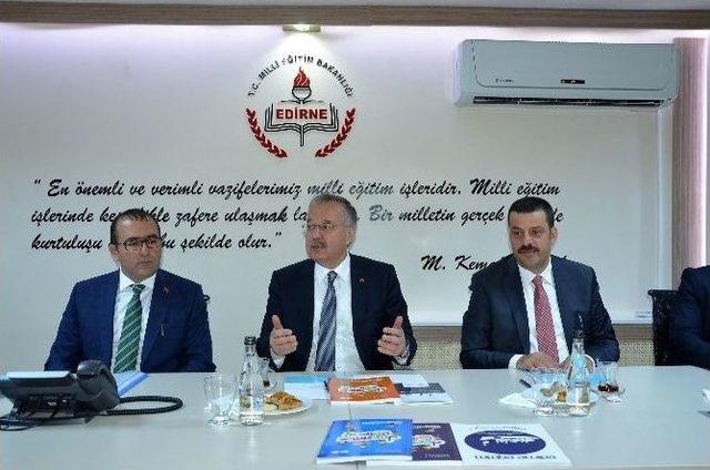 Edirne Valisi Özdemir, Milli Eğitim Müdürlüğü’nü Ziyaret Etti