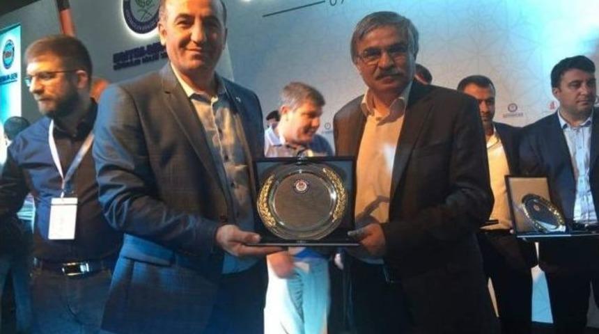 Eğitim Bir-sen Adıyaman Şubesine Başarı Plaketi