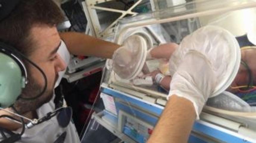 2 G&uuml;nl&uuml;k Bebek İ&ccedil;in Ambulans Helikopterler Seferber Oldu