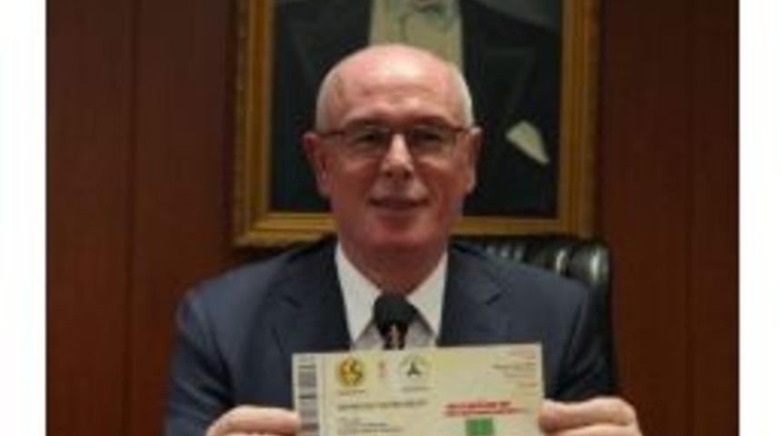 Başkan Kurt Hatıra Bileti Aldı