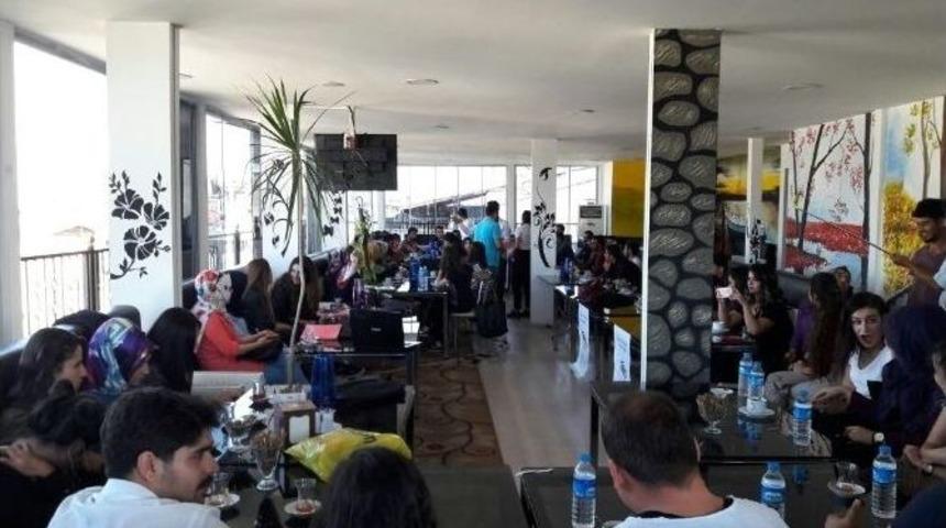 Toplum G&ouml;n&uuml;lleri Bir Araya Geldi