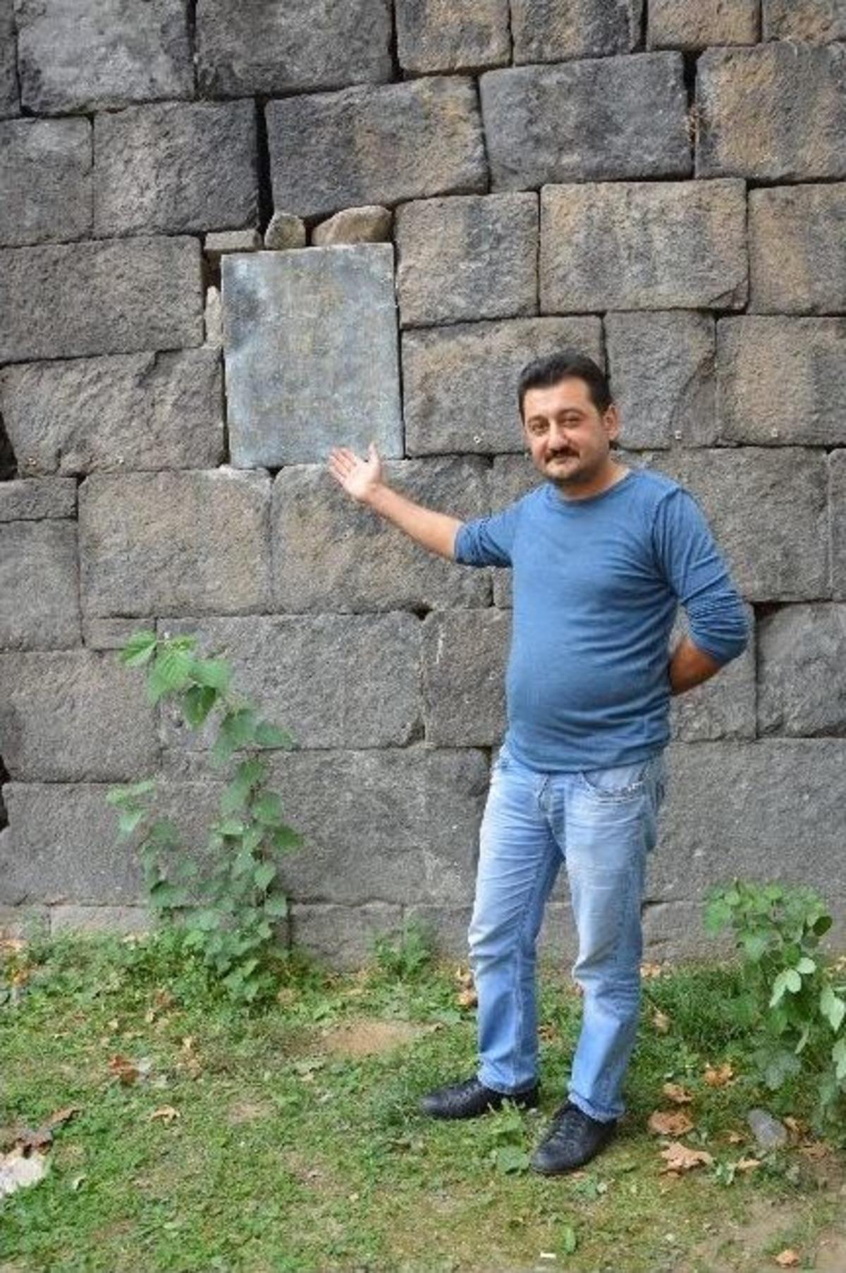 Tarihi K&ouml;pr&uuml;den Taş &Ccedil;alan Zanlılar Yakalandı