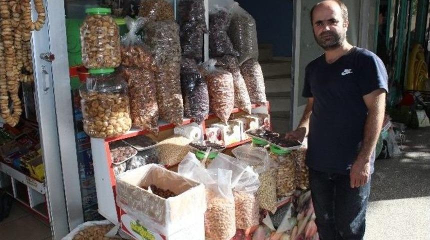 Aşure Malzemeleri Tezgahlarda Yerini Aldı