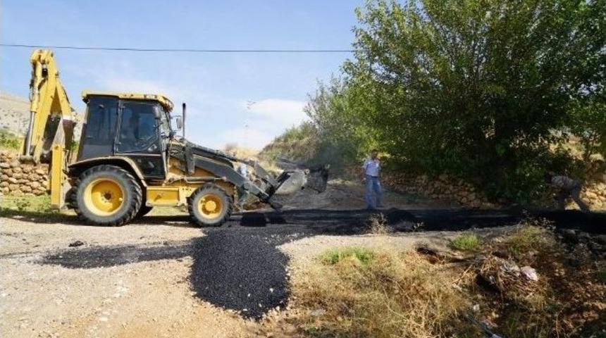 &Ouml;renli Mahallesinde Yol Bakım Ve Onarım &Ccedil;alışması Yapılıyor