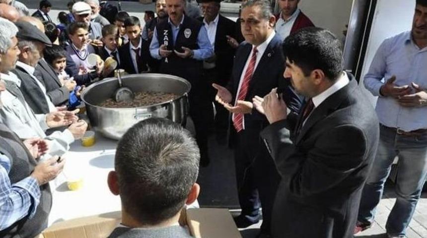 G&uuml;r&uuml;n&rsquo;de 3 Bin Kişilik Aşure Dağıtıldı