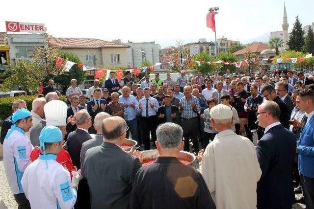 Salihli Belediyesi’nden Geleneksel Aşure Hayrı