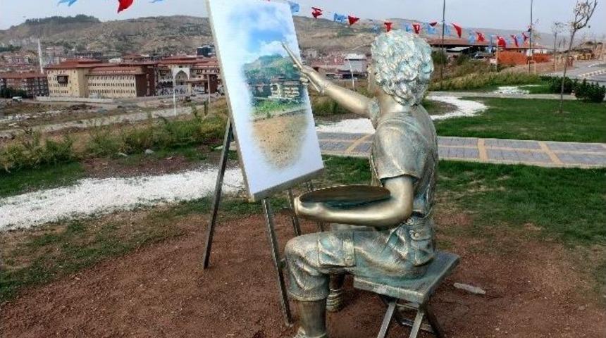 &Ccedil;ankırı&rsquo;da Sokak Heykelleri G&ouml;r&uuml;c&uuml;ye &Ccedil;ıktı