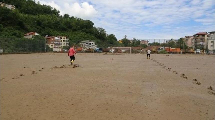 Perşembe Spor Tesislerine &Ouml;denek