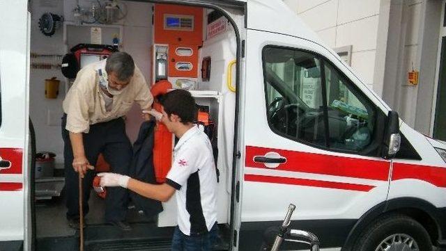 Aydın’da Servis Bekleyen İşçilere Otomobil Çarptı: 1 Ölü, 3 Yaralı