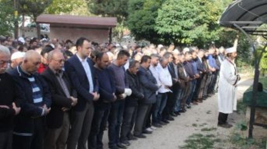 Yangında Zehirlenerek &Ouml;len Yaşlı Adam Toprağa Verildi