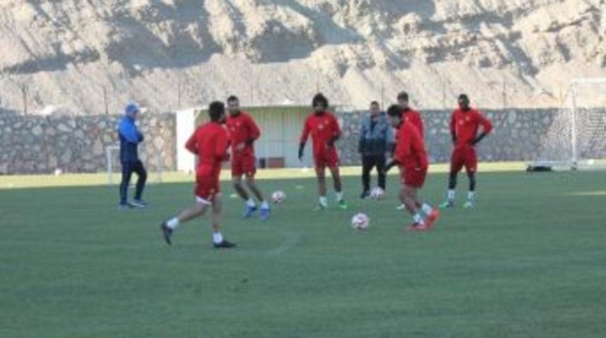 Yeni Malatyaspor, Şanlıurfaspor Ma&ccedil;ı Hazırlıklarını S&uuml;rd&uuml;r&uuml;yor