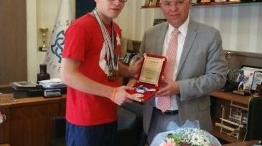 Milli Y&uuml;z&uuml;c&uuml; Ataberk Y&uuml;cel S&uuml;leymanpaşa Belediye Gen&ccedil;lik Spor&rsquo;a Katıldı