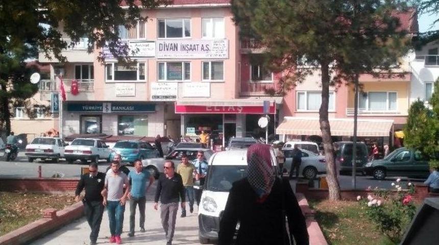 Osmaneli&rsquo;de Uyuşturucu Operasyonunda 3 G&ouml;zaltı