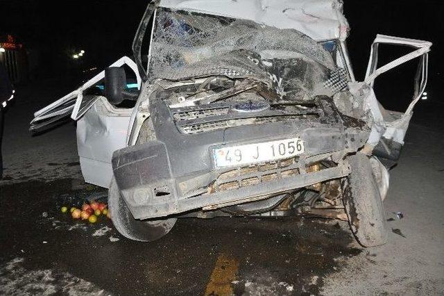 Muş&rsquo;ta Trafik Kazası: 2&rsquo;si Ağır 14 Yaralı 1