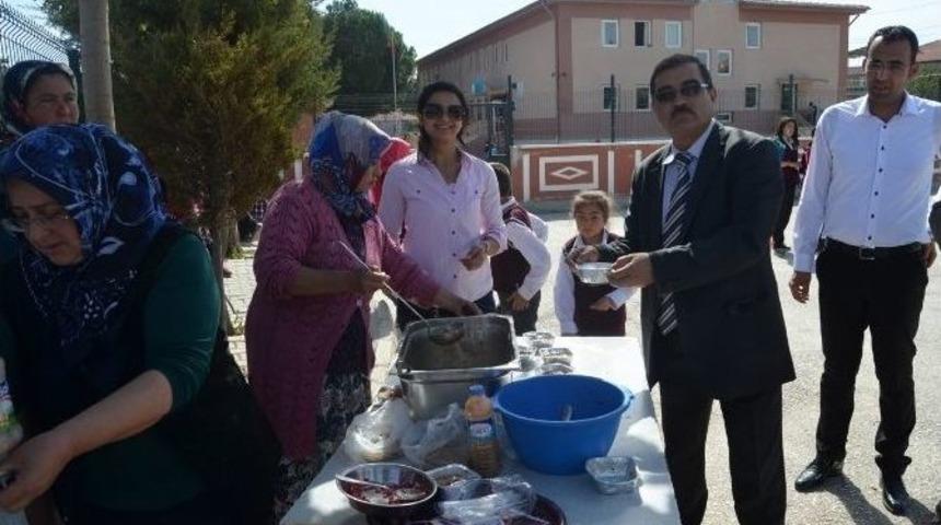 Okullarda Aşure İkramı