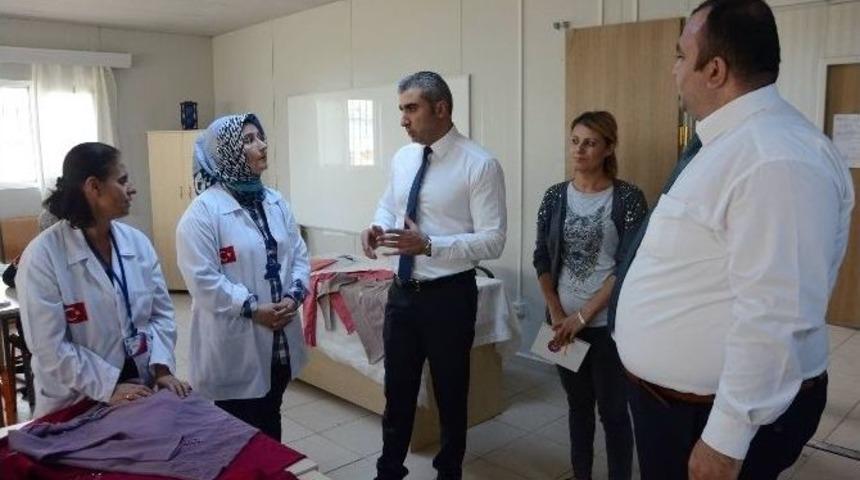 Vali Yardımcısı Ezgi Elbeyli Konteyner Kentte İncelemelerde Bulundu