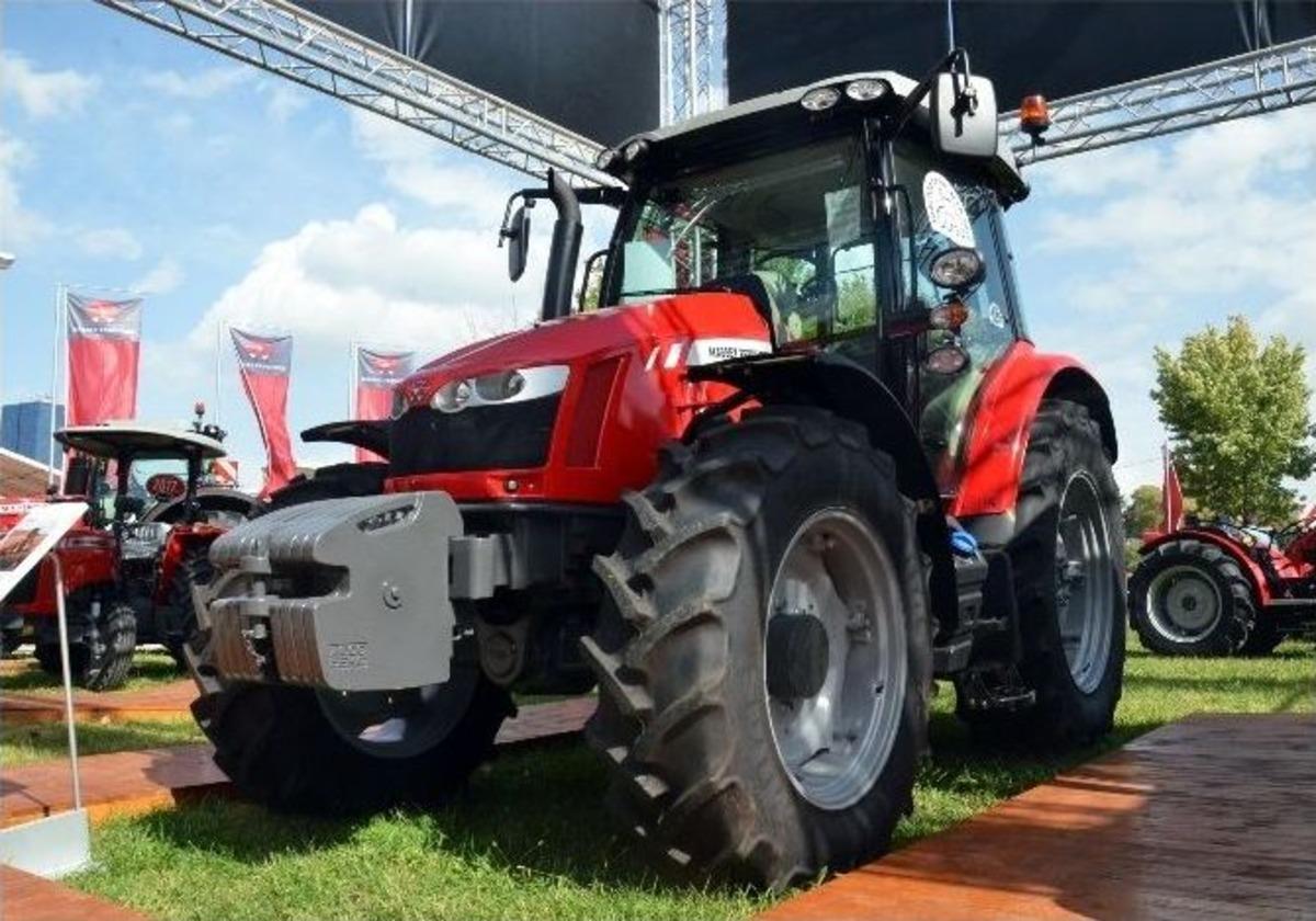 Yılın Trakt&ouml;r&uuml; Bursa&rsquo;da G&ouml;r&uuml;c&uuml;ye &Ccedil;ıktı