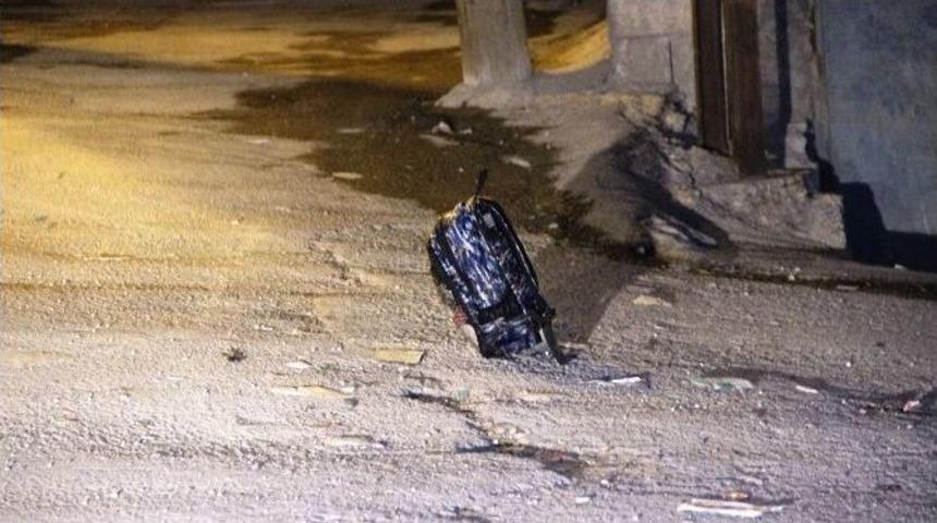 Okul &Ccedil;antası Bomba Paniğine Neden Oldu