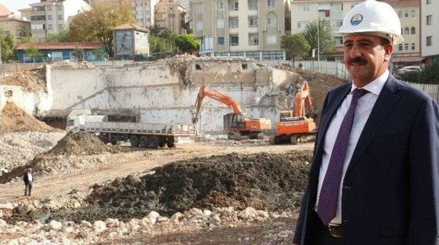 Seğmenler Mahallesi Pazar Yeri Ve Sosyal Tesisi Yapımına Başlandı