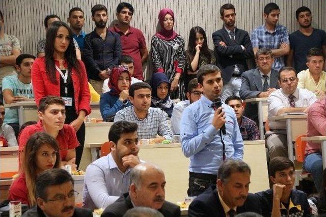 &Uuml;niversitede &Ouml;ğrenci &Ccedil;alıştayı D&uuml;zenlendi 1