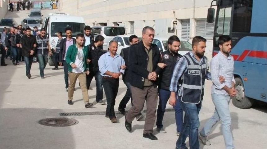 Fet&ouml;&rsquo;n&uuml;n &Ouml;ğrenci Abileri Ve &Ouml;ğretmenleri Adliyeye Sevk Edildi