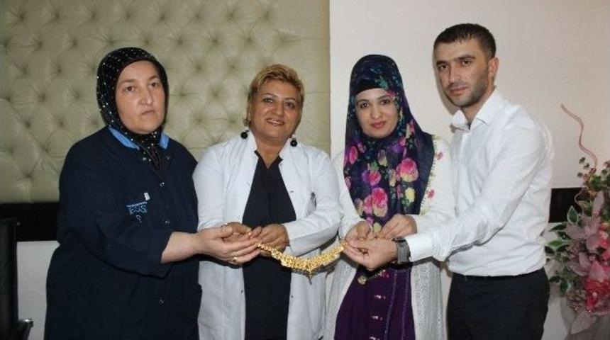 Temizlik G&ouml;revlisinden İnsanlık Dersi