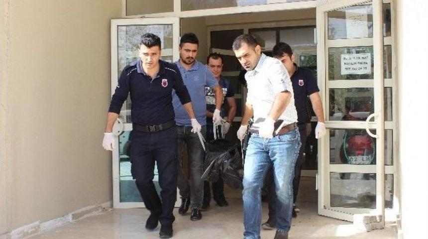 Fet&ouml;&rsquo;den A&ccedil;ığa Alınan Gardiyan İntihar Etti