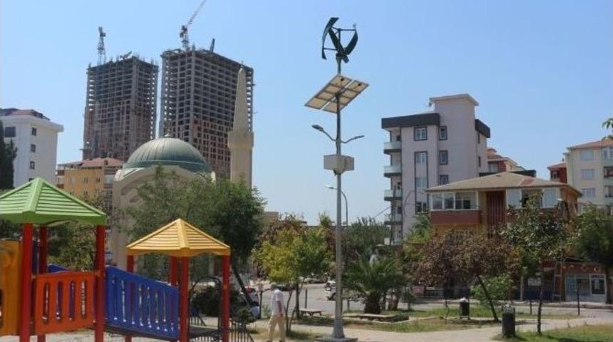 Kartal&rsquo;ın Parkları G&uuml;c&uuml;n&uuml; G&uuml;neş Ve R&uuml;zgardan Alıyor