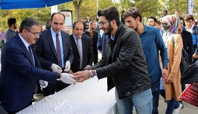 Başkan Altay&rsquo;dan &Ouml;ğrencilere Aşure İkramı 3