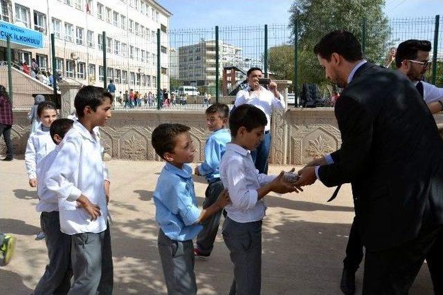 Siverek T&uuml;rk Eğitim-sen&rsquo;den &Ouml;ğrencilere Aşure 1