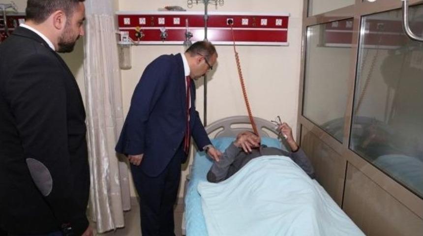 Vali İsmail Ustaoğlu Hastanede İncelemelerde Bulundu