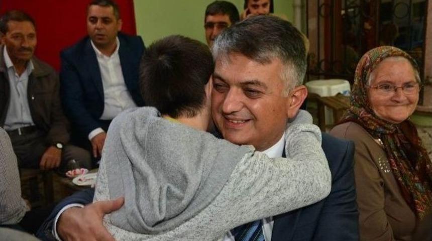 Vali Yazıcı Esnafı Ziyaret Etti