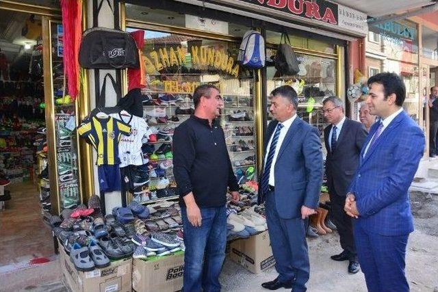 Vali Yazıcı Esnafı Ziyaret Etti 1