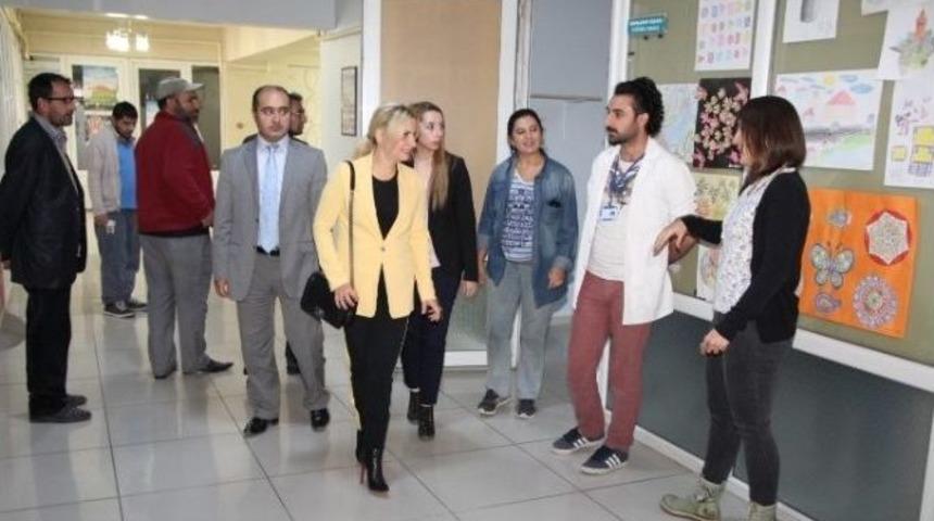 Akıl Ve Ruh Hastaları Terapiyle Topluma Kazandırılıyor