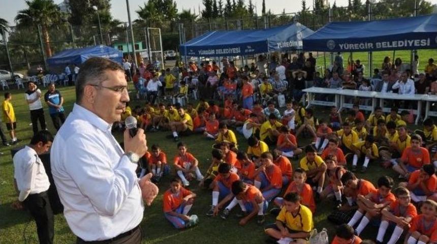 Y&uuml;reğir Belediyesi Takımlarında Lisanslı Futbolcu Sayısı 400&rsquo;&uuml; Buldu