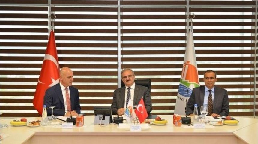 Vali Karaloğlu, Osb M&uuml;teşebbis Heyeti Toplantısına Katıldı