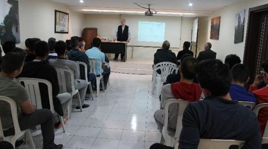 İhlas Vakfı&rsquo;ndan &Ouml;ğrencilere Konferans