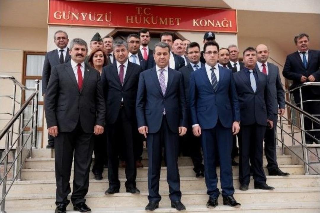 Vali Azmi &Ccedil;elik, G&uuml;ny&uuml;z&uuml; İl&ccedil;esini Ziyaret Etti