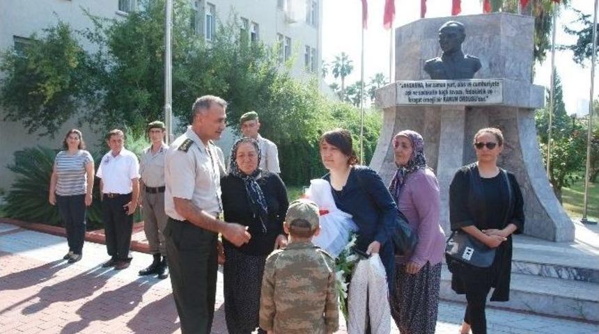 Şehit Annesi: &ldquo;ben Evladımın Kokusunu Sizlerden Alıyorum"