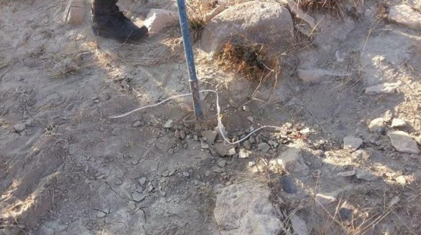 Hozat-pertek Karayolu &Uuml;zerine D&ouml;şenen Kablo İmha Edildi