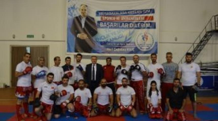 Kick Boks 2. Kademe Antren&ouml;r Kursu Devam Ediyor