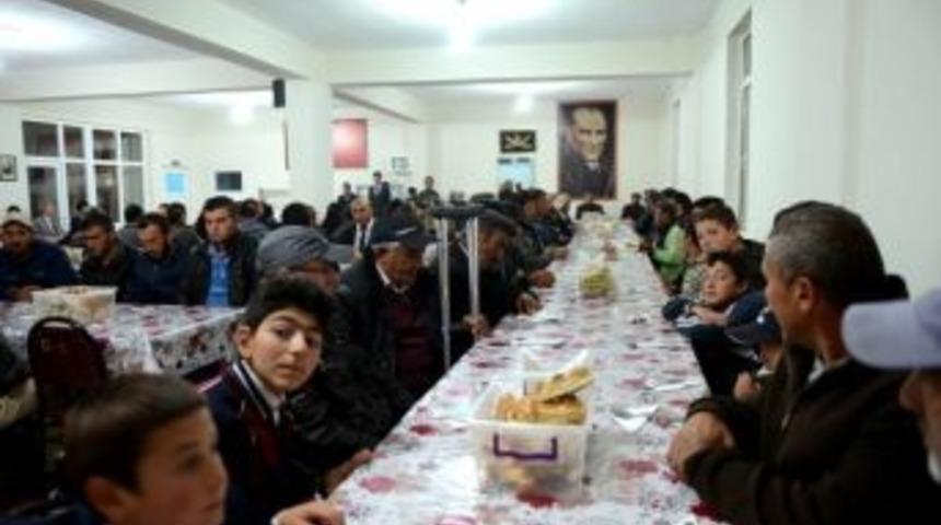 Vali &Ouml;zefe, Damal&rsquo;da Muharrem İftarına Katıldı