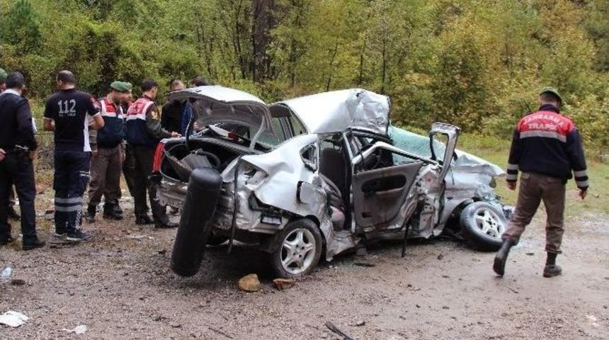 Karab&uuml;k&rsquo;te Trafik Kazası: 1 &Ouml;l&uuml;, 2 Yaralı