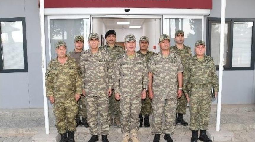 Genelkurmay Başkanı Akar, &Ouml;kh&uuml;-2 &Uuml;s B&ouml;lgesi&rsquo;nde İncelemelerde Bulundu
