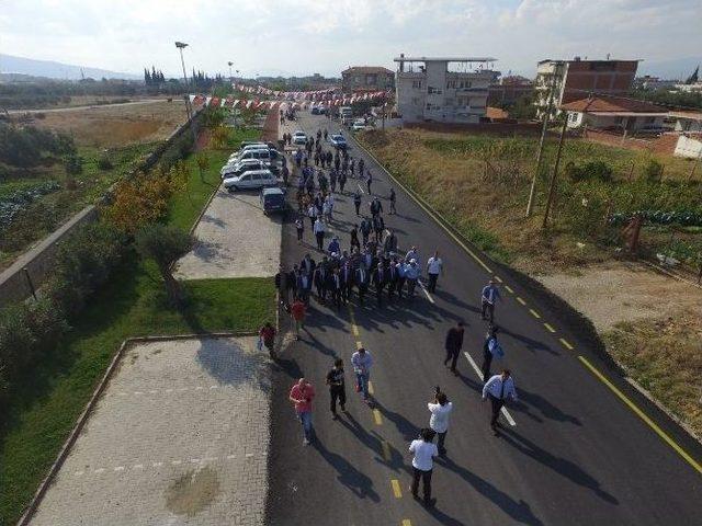 Akhisar&rsquo;da 10 Mahallenin Yol Sorunu &Ccedil;&ouml;z&uuml;ld&uuml; 2