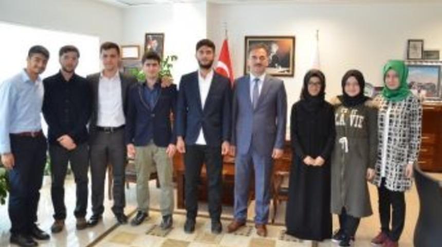 Başkan Yılmaz Geleceğin Hukuk&ccedil;ularını Ağırladı